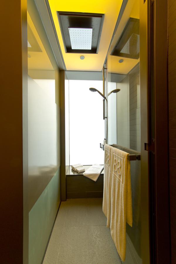 Wanchai 88 Hong Kong Exterior photo
